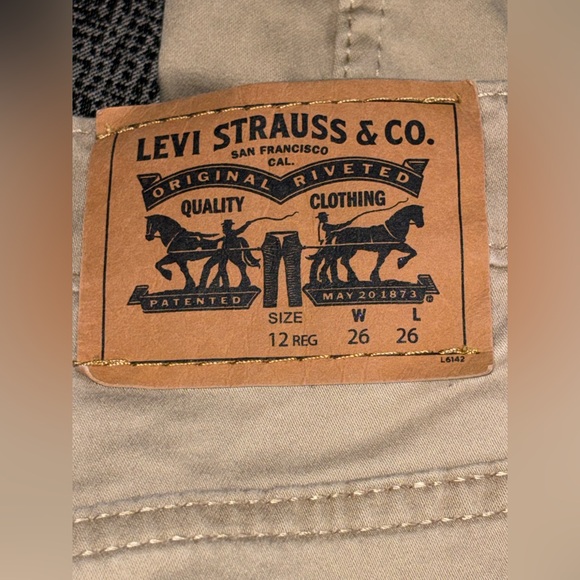 Gently Used: Men’s 12 regular 511 Slim Fit Levi’s Jeans (12 Regular) - Picture 3 of 9